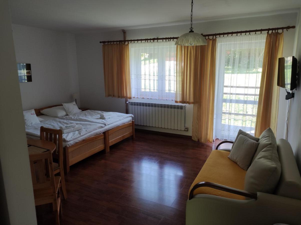 Rezydencja Bukowy Dwor Czarna  Exteriör bild