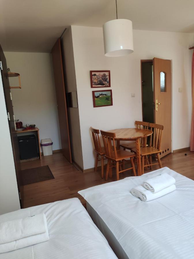 Rezydencja Bukowy Dwor Czarna  Exteriör bild