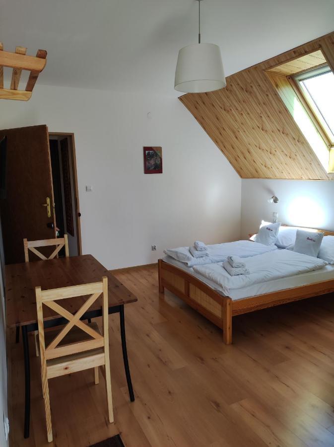 Rezydencja Bukowy Dwor Czarna  Exteriör bild