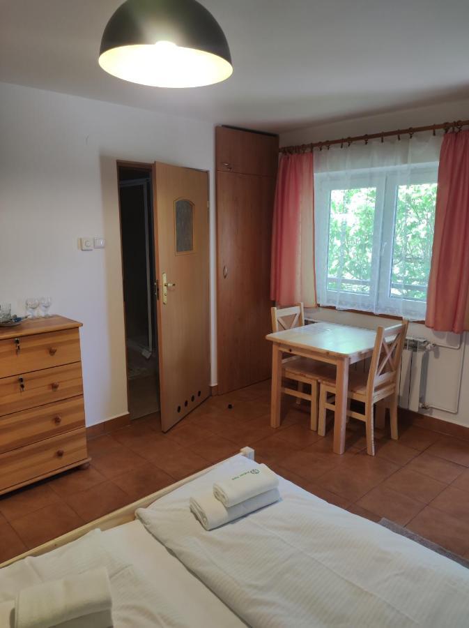 Rezydencja Bukowy Dwor Czarna  Exteriör bild