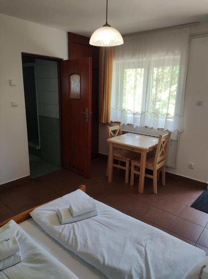 Rezydencja Bukowy Dwor Czarna  Exteriör bild