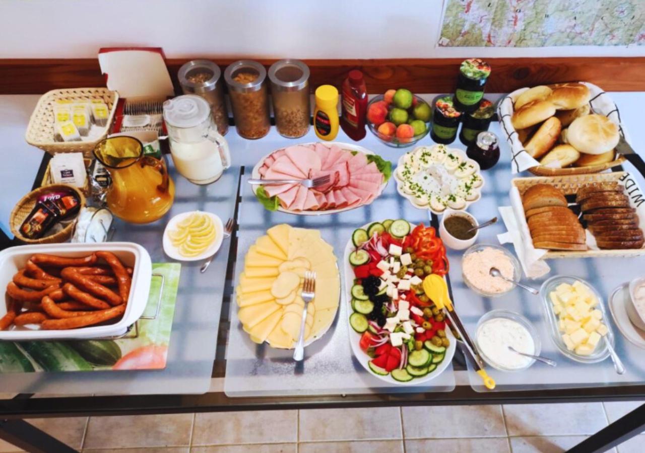 Rezydencja Bukowy Dwor Czarna  Exteriör bild