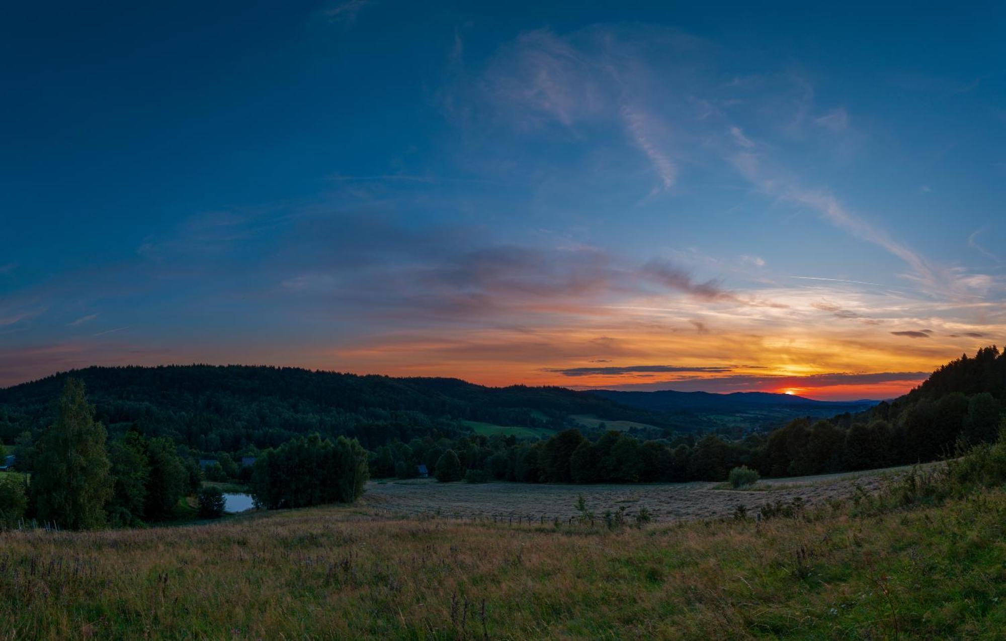 Rezydencja Bukowy Dwor Czarna  Exteriör bild