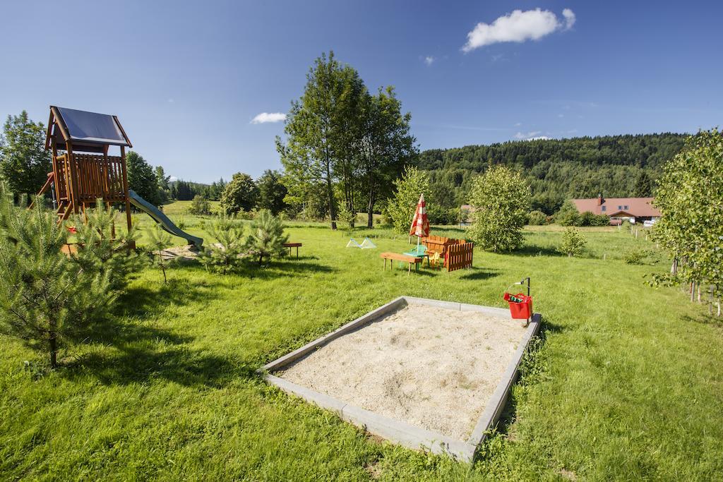 Rezydencja Bukowy Dwor Czarna  Exteriör bild