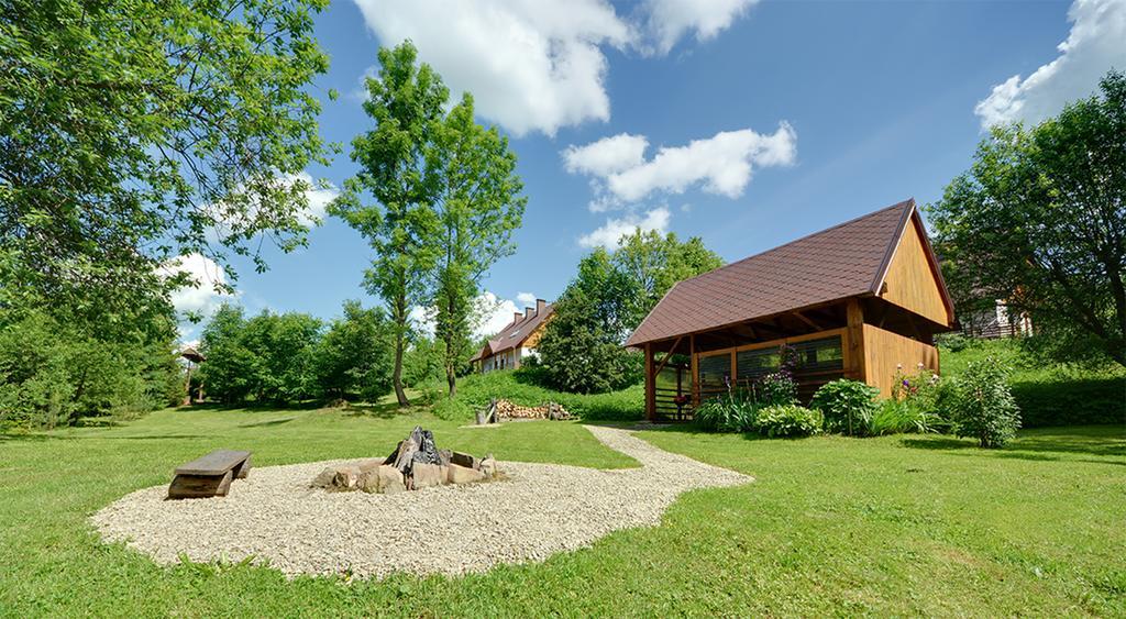 Rezydencja Bukowy Dwor Czarna  Exteriör bild